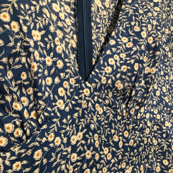 size 8 blue floral mini Princess Polly dress. Only worn once! light and airy OBO - Picture 3 of 4
